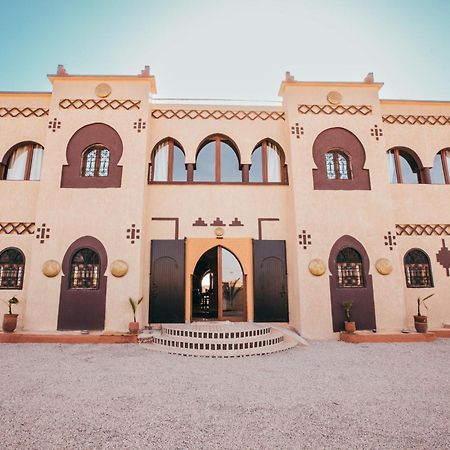 Traditional Riad Merzouga Dunes Bagian luar foto